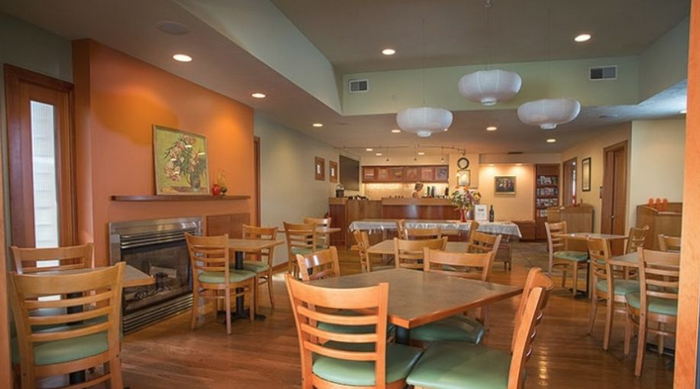 Summers Inn (Four Seasons Motel) - Web Listing (newer photo)